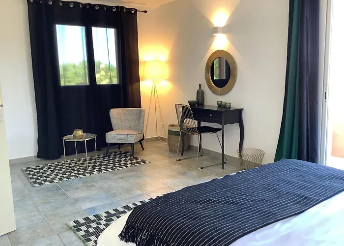 Ferienvilla Azura Mit Eigenem Pool By Interhome Pascialello