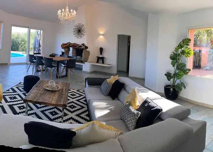 Feriehus Ferienvilla Azura Mit Eigenem Pool By Interhome